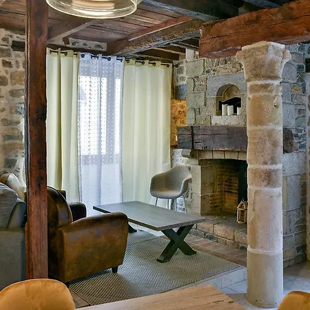 Logis Face A L'Abbatiale Apartment Beaulieu-sur-Dordogne Exterior photo